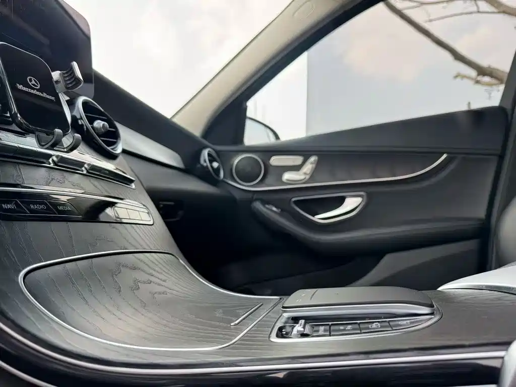 Mercedes-Benz C-Class 2020 — фото 10