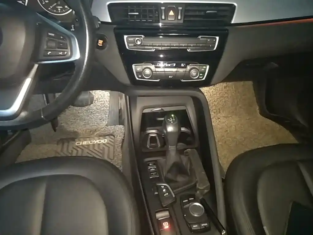 BMW X1 2017 — фото 14
