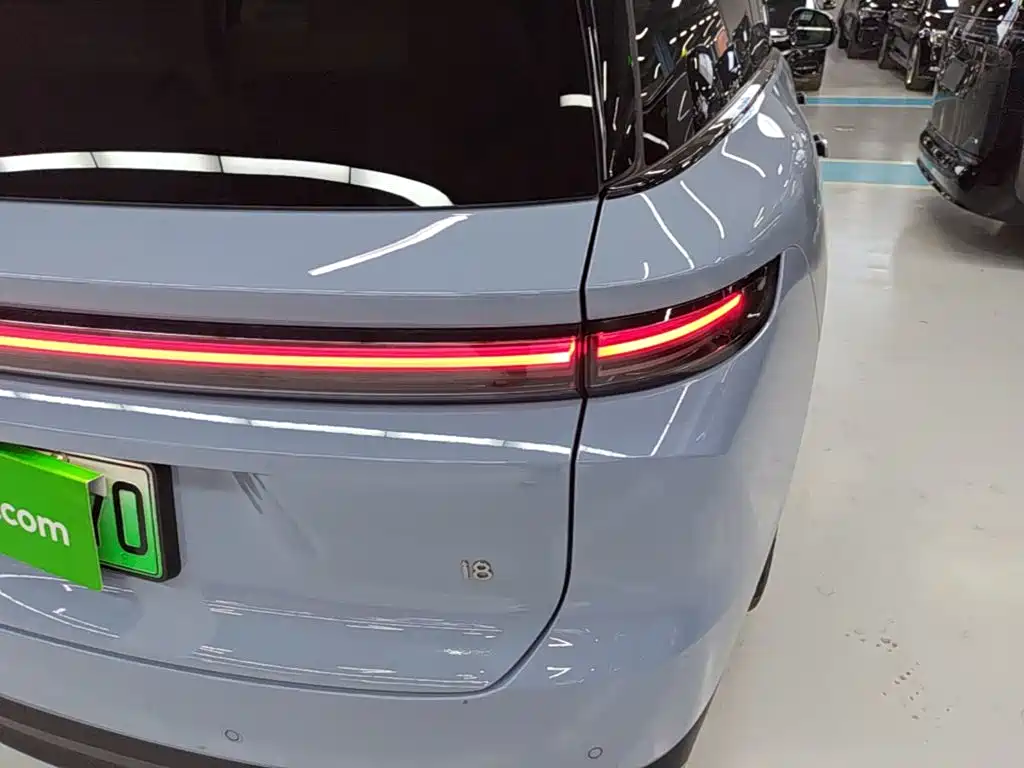 Li Auto i8 2025 — фото 8