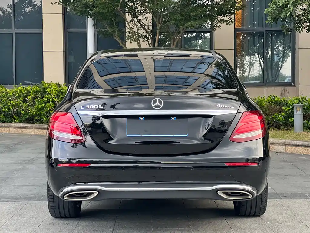 Mercedes-Benz E-Class 2018 — фото 9