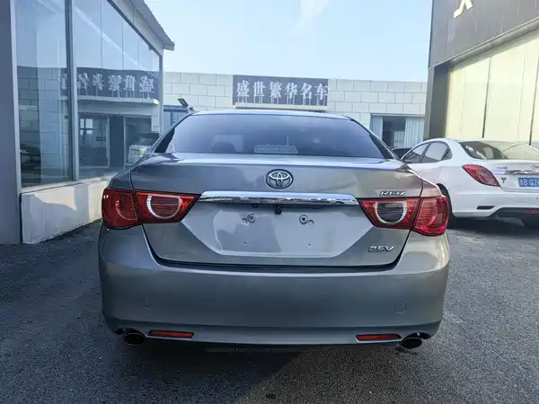 Toyota Reiz 2012