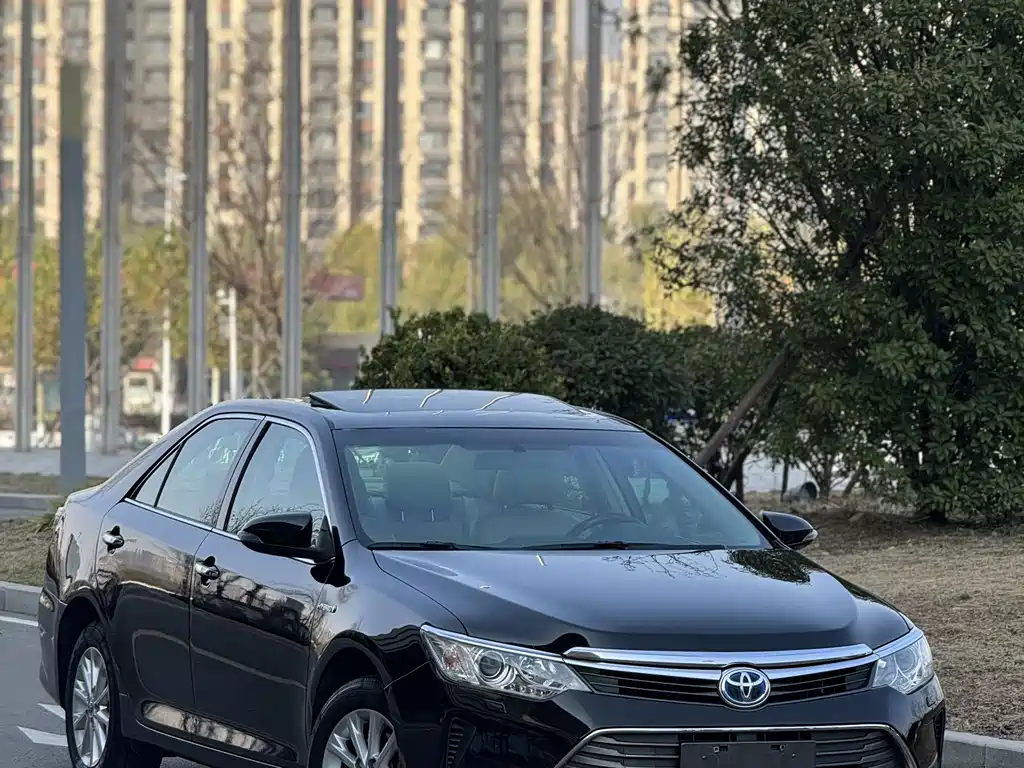 Toyota Camry 2015 — фото 2