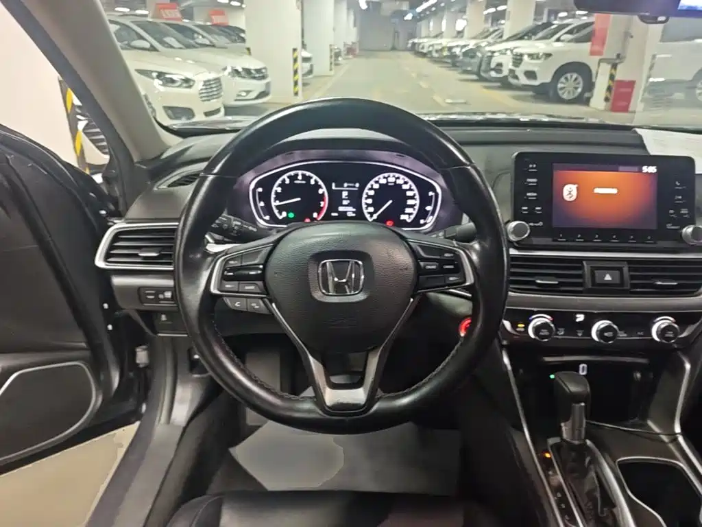 Honda Accord 2019 — фото 11