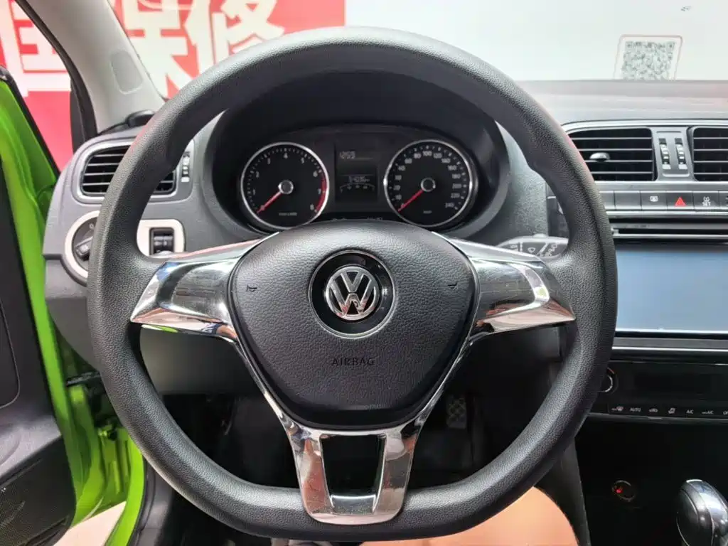 Volkswagen Polo 2016 — фото 11
