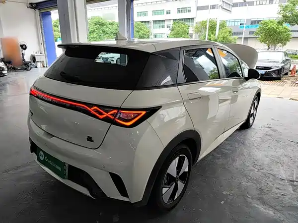 BYD Dolphin 2023