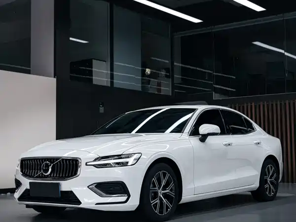 Volvo S60 2025