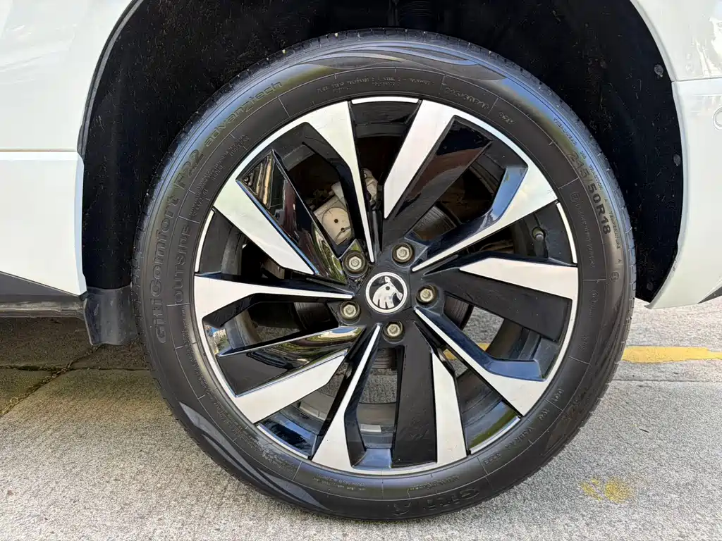 Skoda Korok 2023 — фото 22
