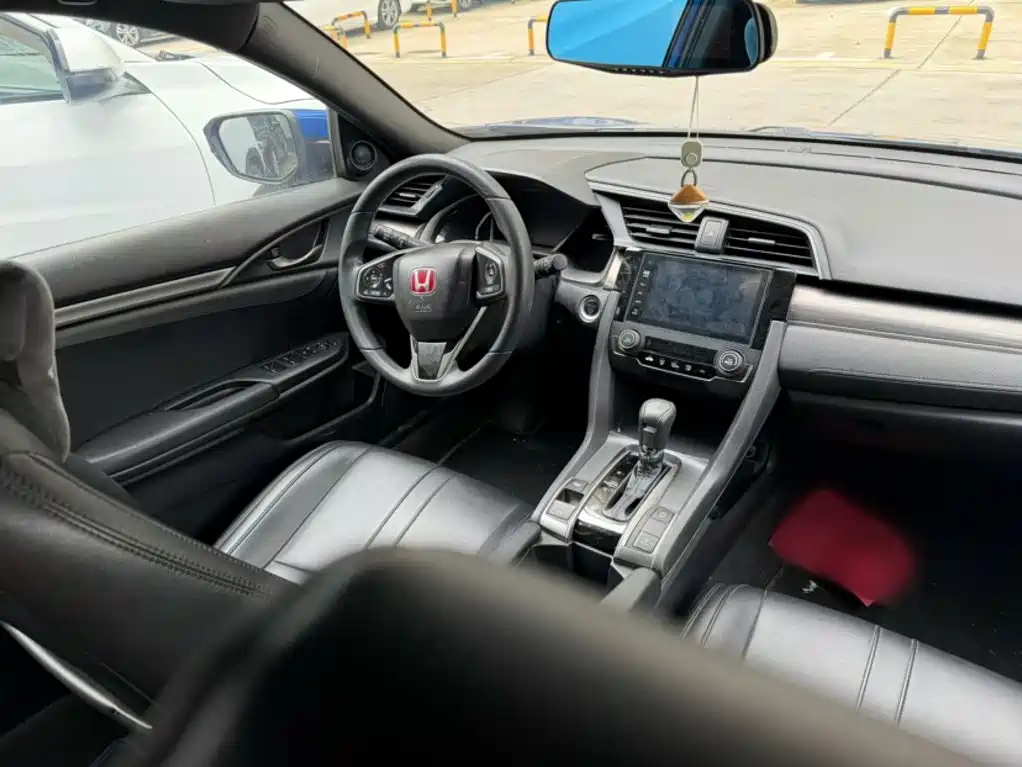 Honda Civic 2020 — фото 13