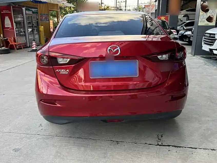 Mazda 3 Axela 2018 — фото 5