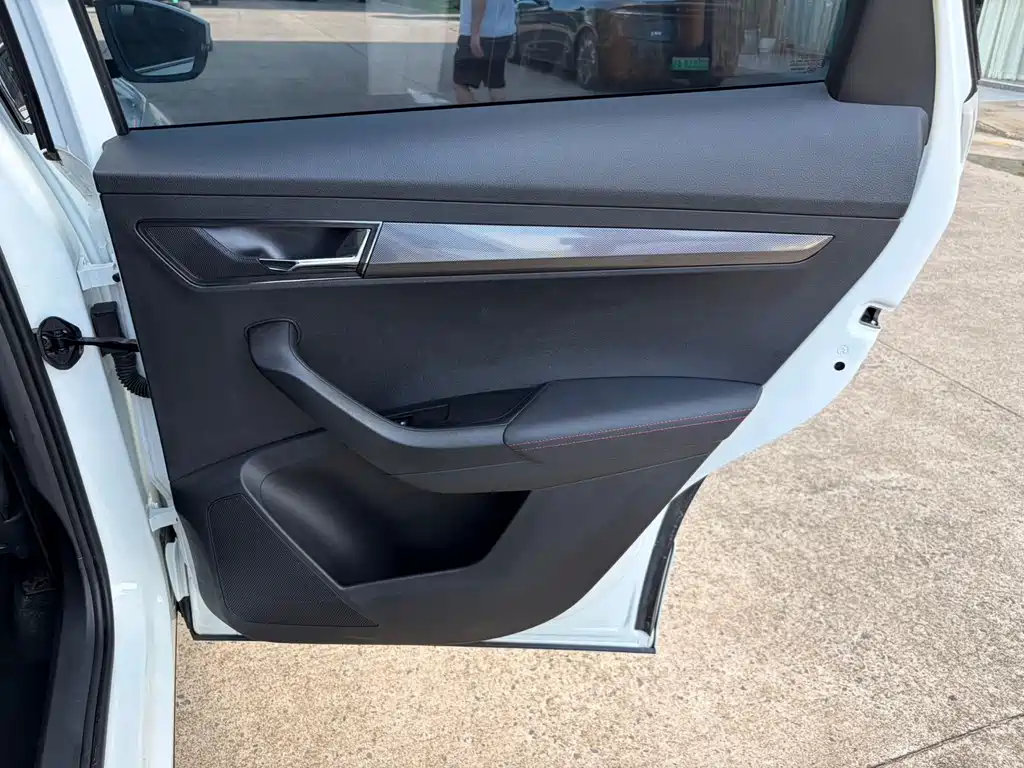 Skoda Korok 2023 — фото 18