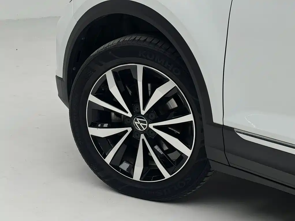 Volkswagen T-Roc 2023 — фото 13