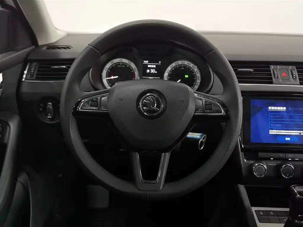 Skoda Octavia 2020 — фото 11