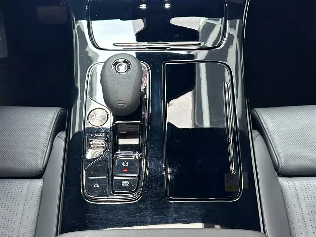 GAC Motor Trumpchi M8 2025 — фото 15