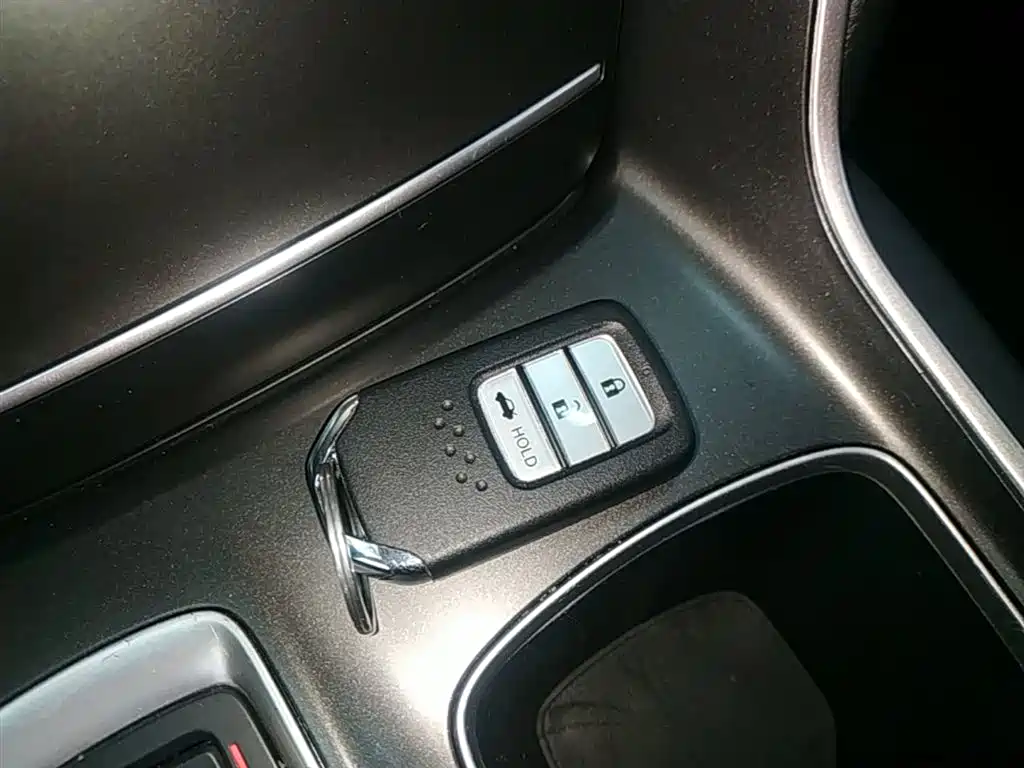 Honda Accord 2023 — фото 17