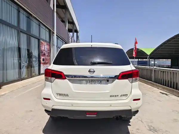 Nissan Terra 2019
