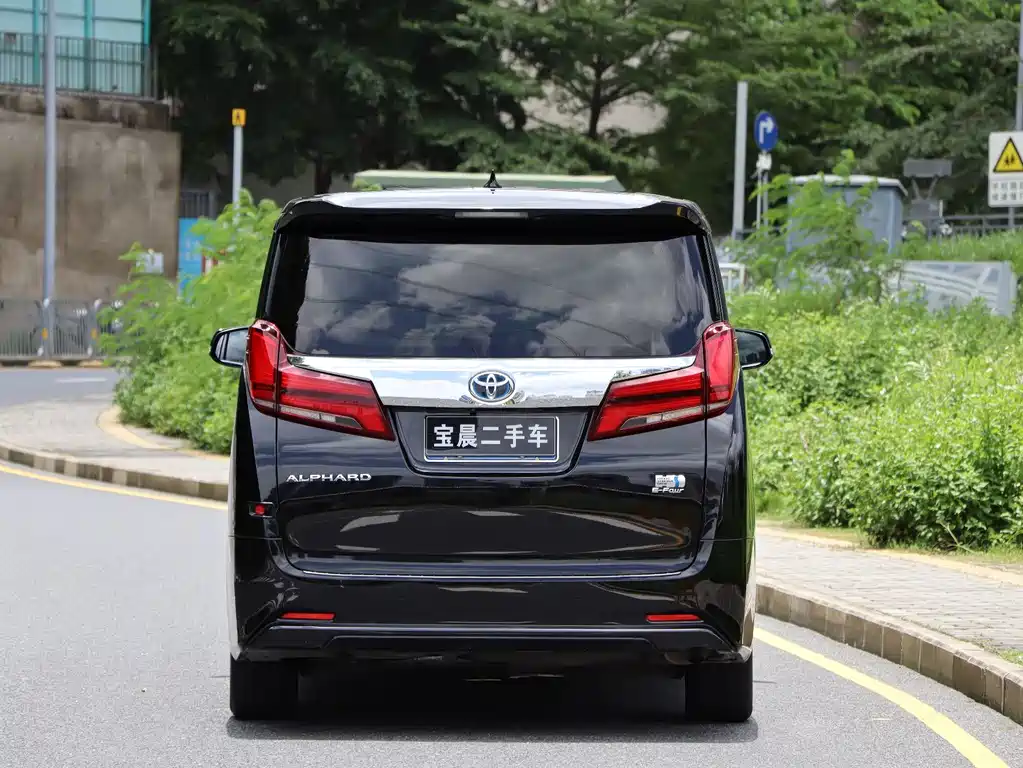 Toyota Alphard 2022 — фото 5
