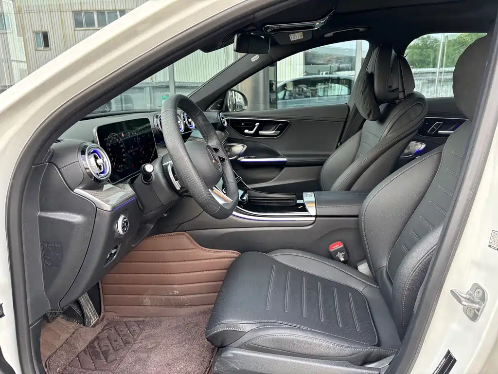 Mercedes-Benz C-Class 2025 — фото 14