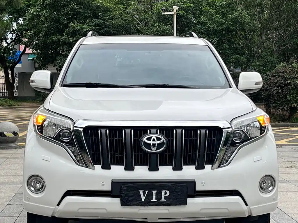 Toyota Prado 2015 — фото 2