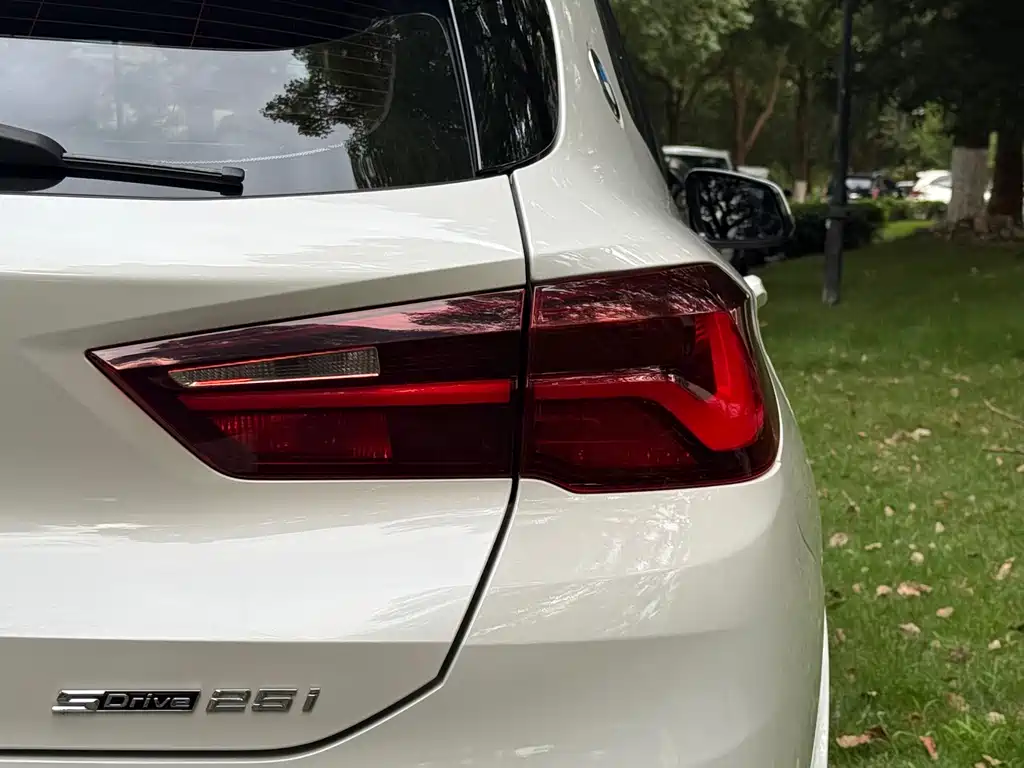 BMW X2 2022 — фото 10