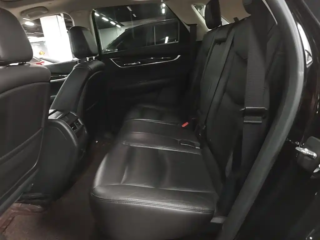 Cadillac XT5 2017 — фото 17