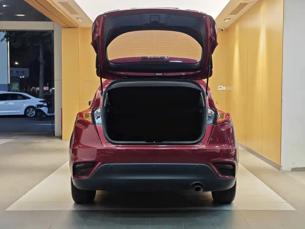 Changan Eado XT 2015 — фото 27