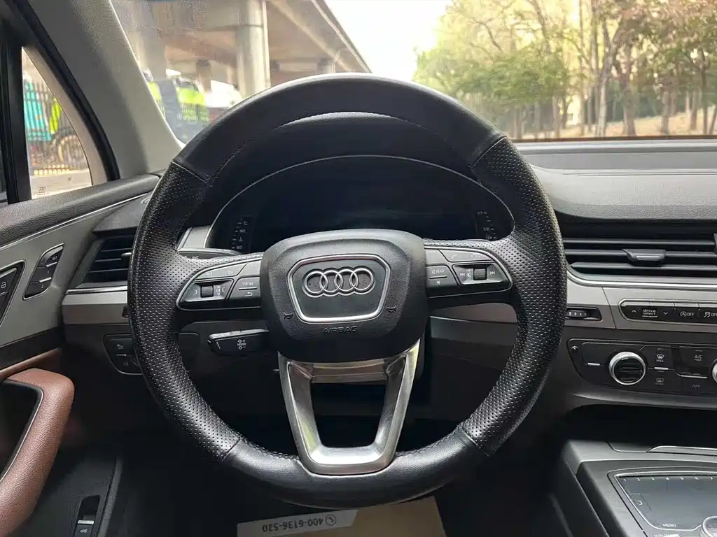Audi Q7 2016 — фото 10