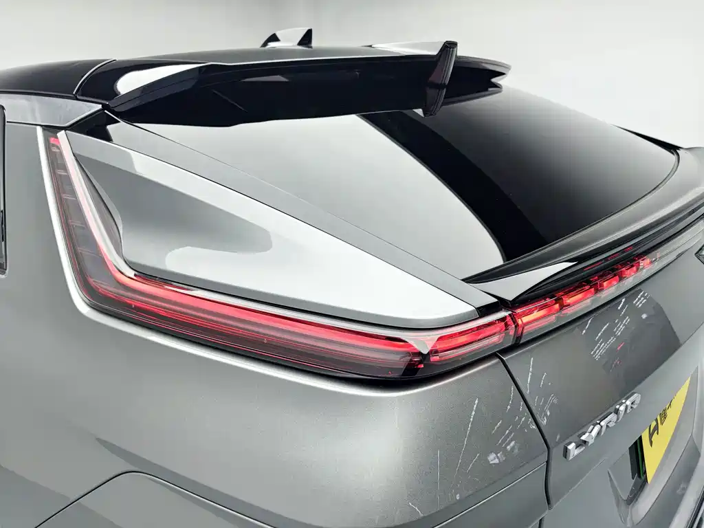 Cadillac Lyriq 2025 — фото 13