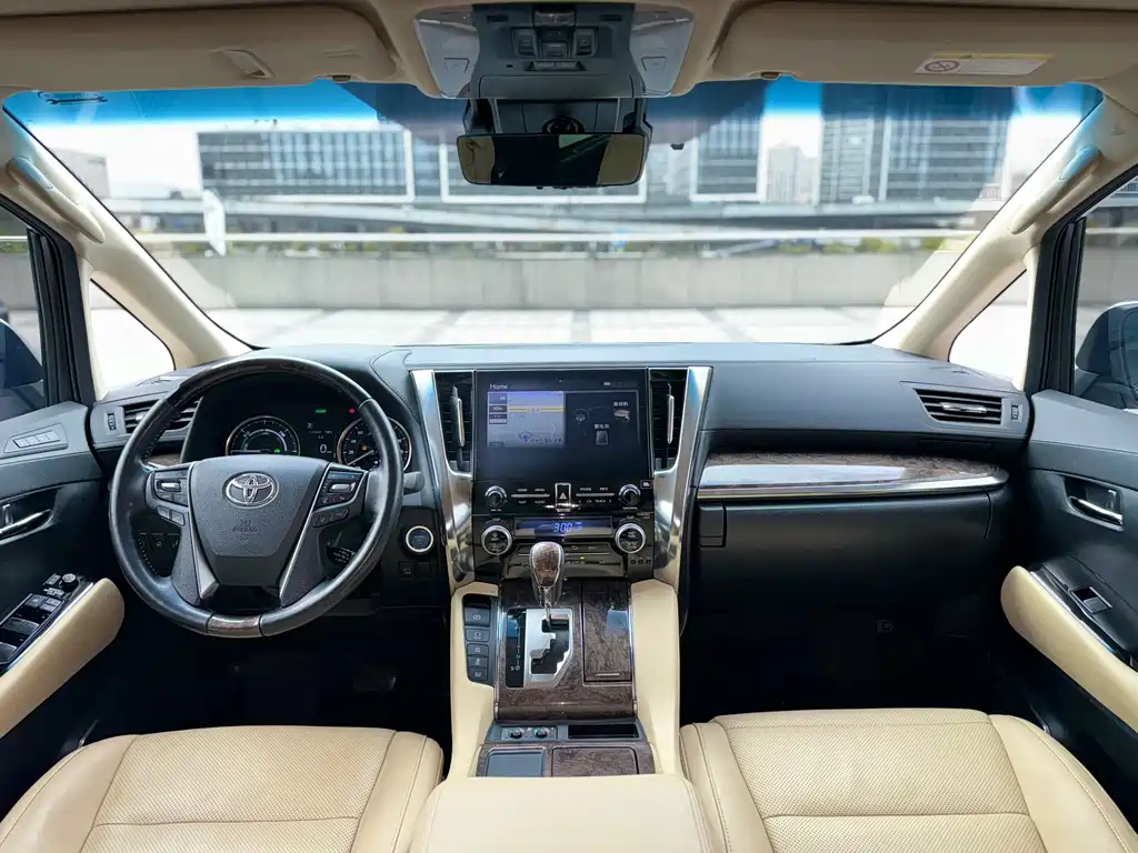 Toyota Vellfire 2022 — фото 8