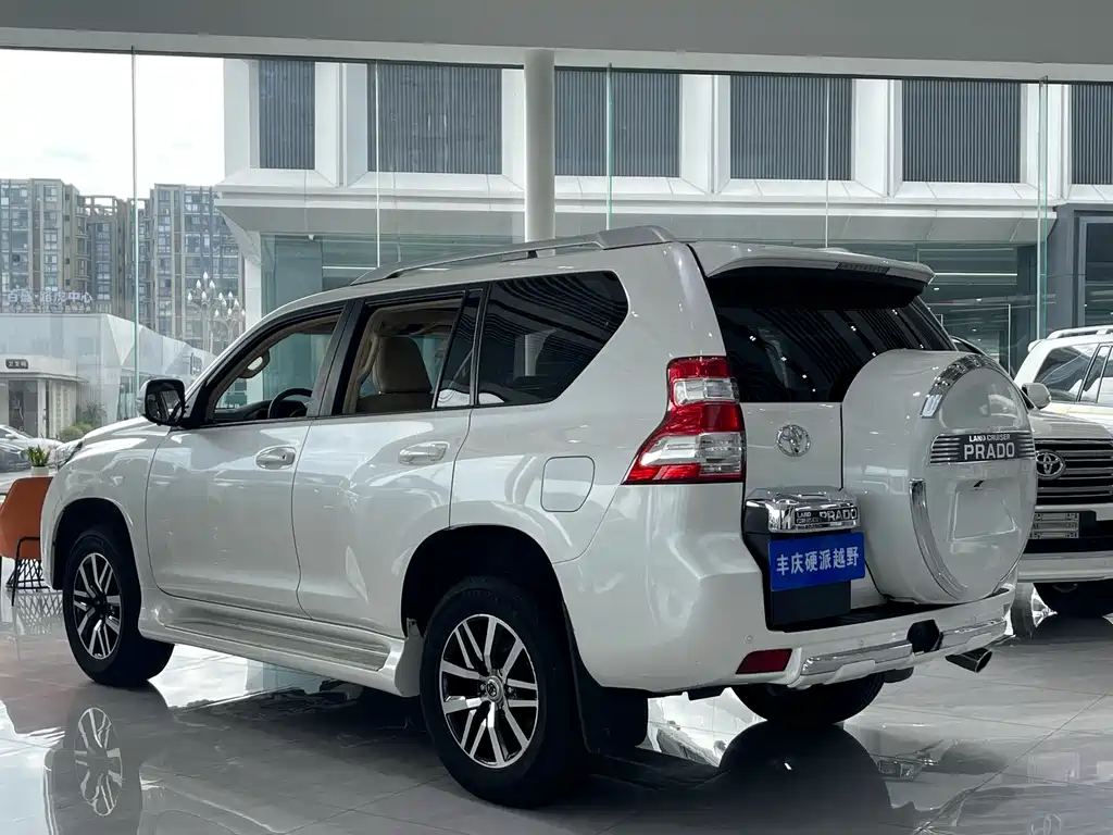 Toyota Prado 2016 — фото 3