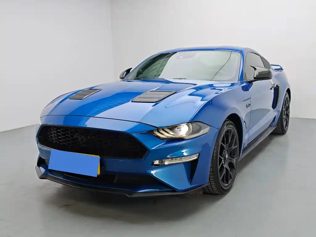 Ford Mustang 2021 — фото 1