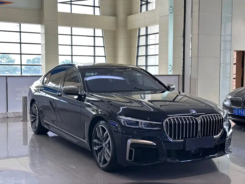 BMW 7 Series 2021 — фото 3