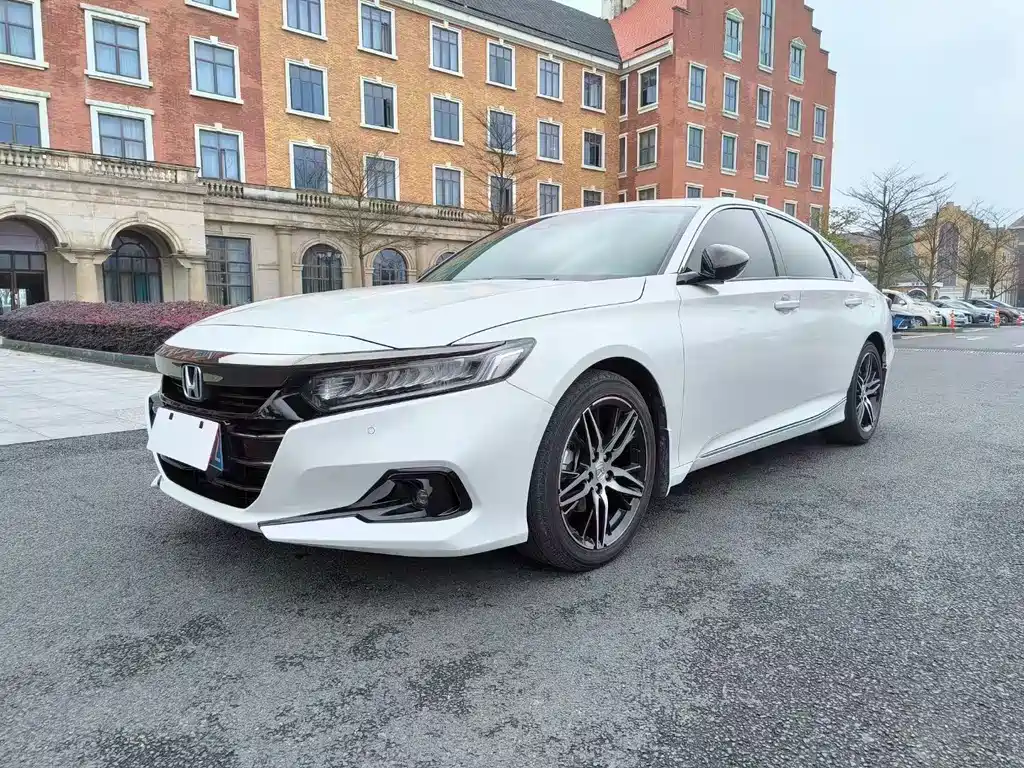 Honda Accord 2023 — фото 1
