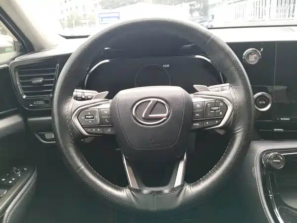 Lexus NX 2024