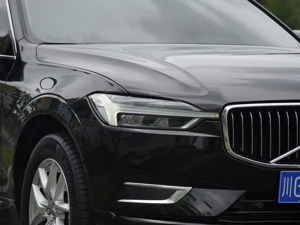 Volvo XC60 2019 — фото 5