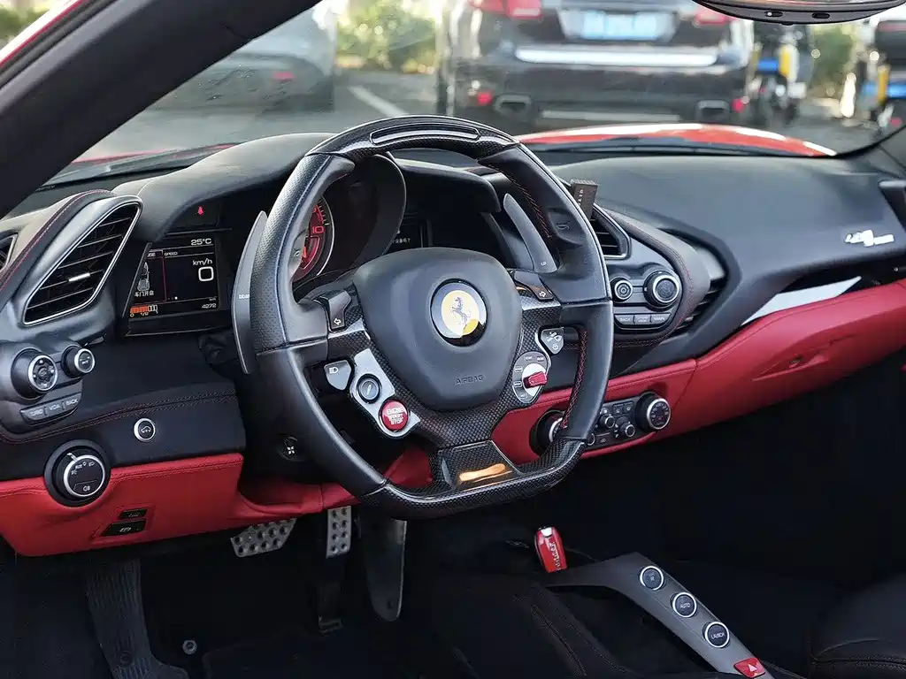 Ferrari 488 2018 — фото 10