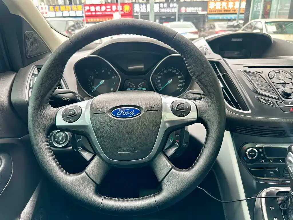 Ford Kuga 2014 — фото 10