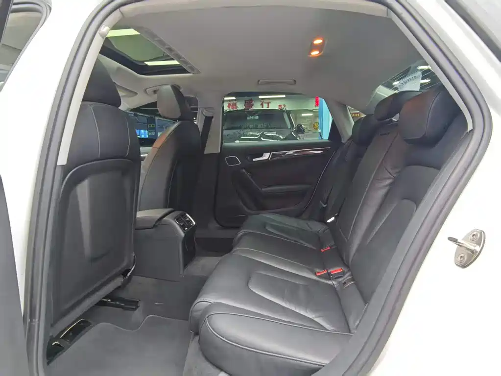 Audi A4L 2016 — фото 12