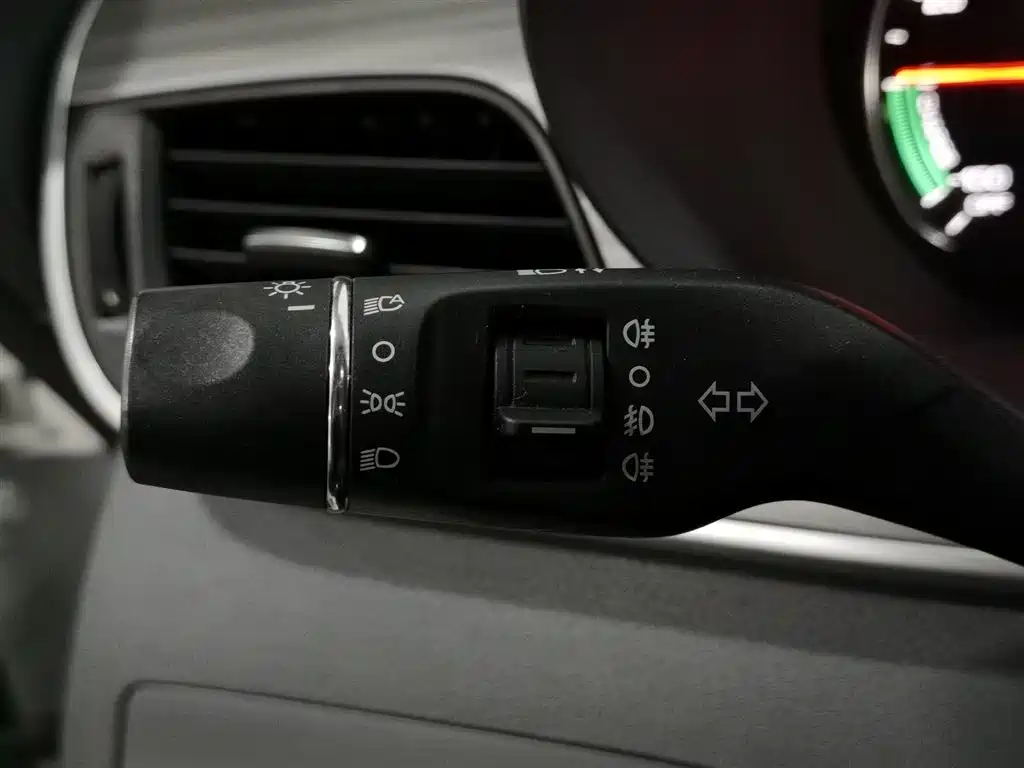 BYD MAX New Energy 2019 — фото 21