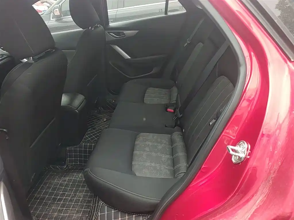Mazda CX-4 2017 — фото 17