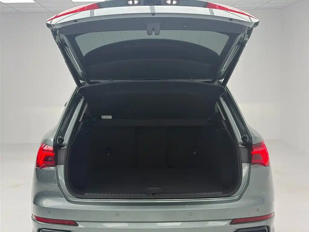 Audi Q3 2022 — фото 24