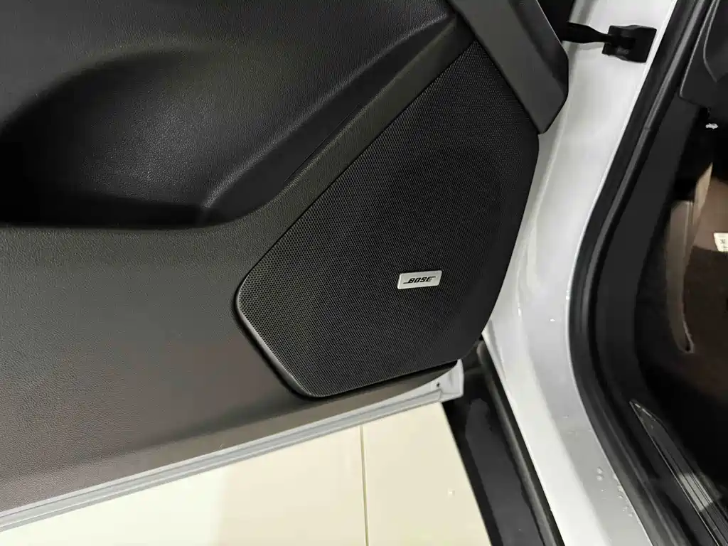 Cadillac XT5 2022 — фото 10