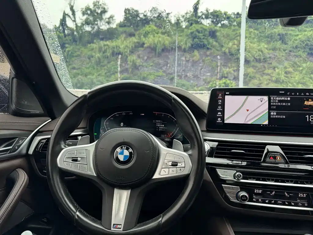 BMW 5 Series 2023 — фото 11