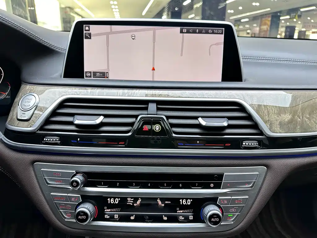 BMW 7 Series 2022 — фото 17