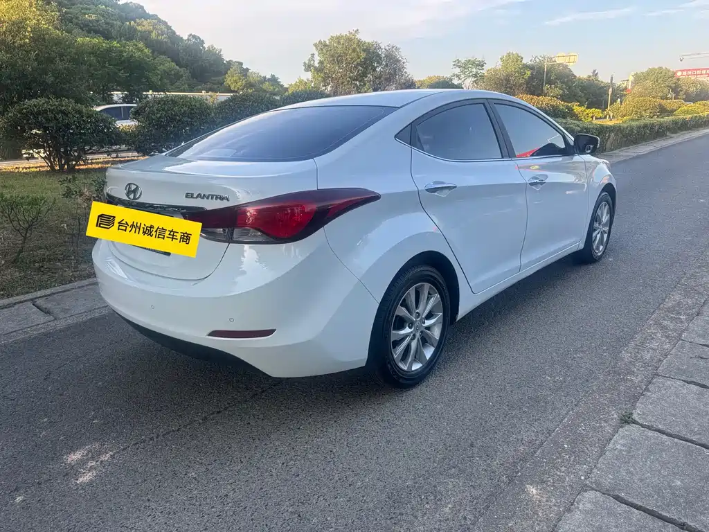 Hyundai Elantra 2016