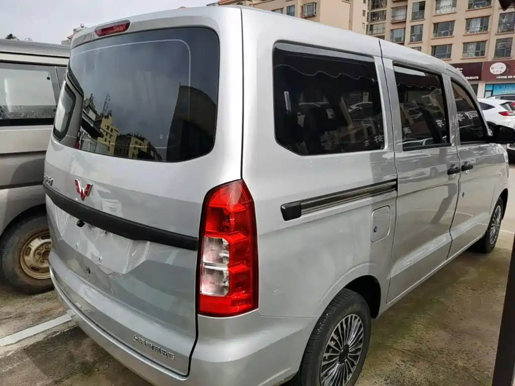 Wuling Hongguang V 2022