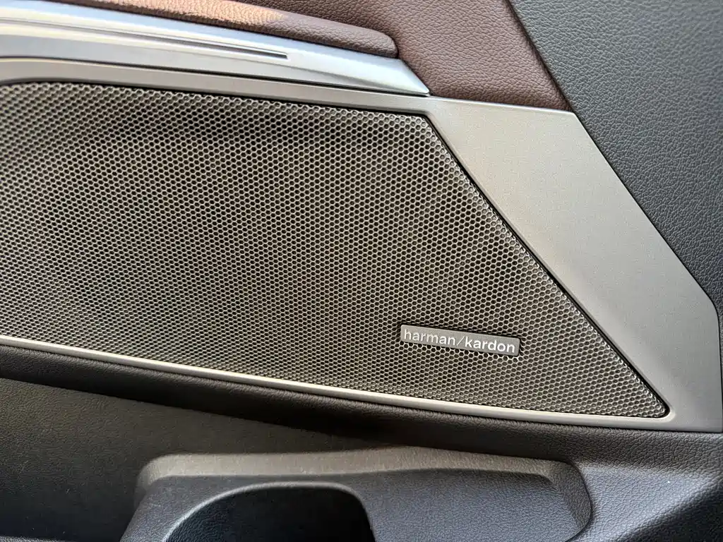 BMW 3 Series 2021 — фото 19