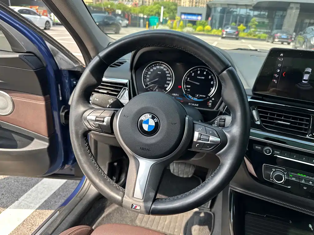 BMW 1 Series 2022 — фото 13