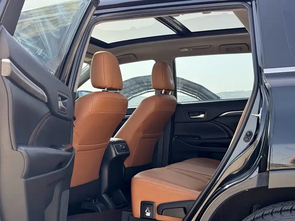 Toyota Highlander 2020 — фото 17