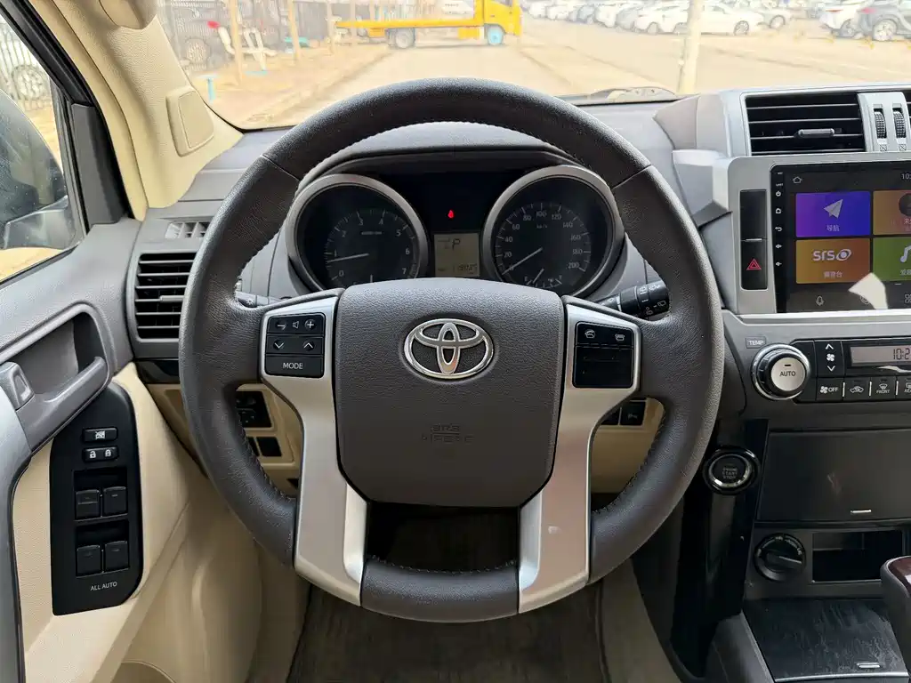 Toyota Prado 2015 — фото 12