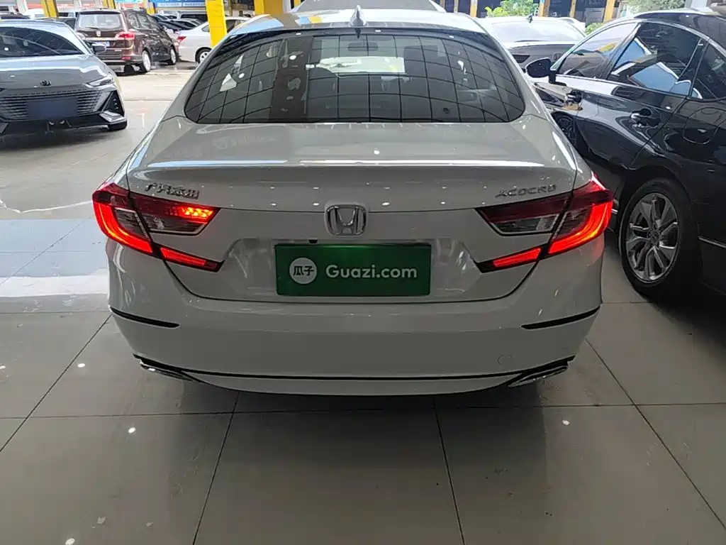 Honda Accord 2018 — фото 6